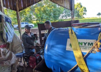 Yerbales sustentables y agua, temas de la visita del INYM a productores de 25 de Mayo  