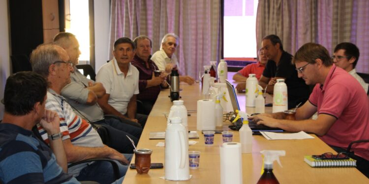 Reunión del Presidente del INYM con representantes  de cooperativas   