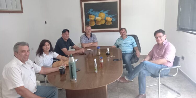 Instalan equipamiento para obtener extracto líquido de yerba mate