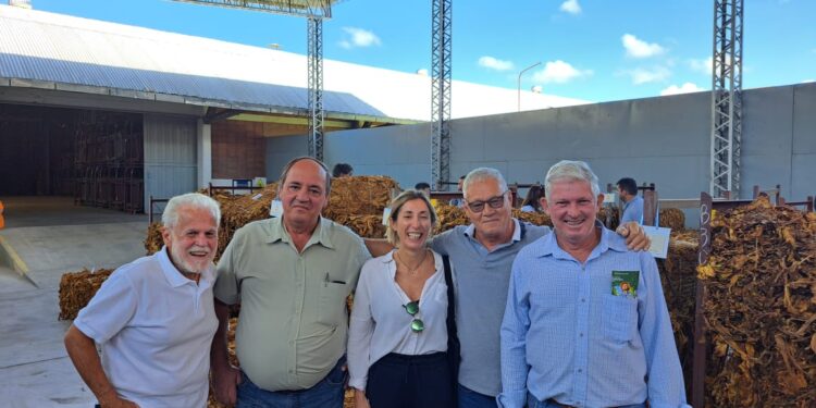 Misiones en la reunión internacional de plantadores de tabaco