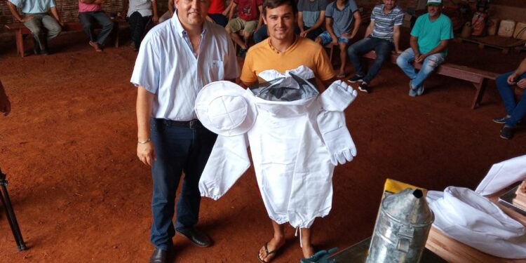 Jornada apícola: promueven la diversificación productiva en zonas tabacaleras