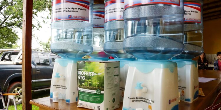 Más de 50 familias rurales de Aristóbulo y San Vicente acceden al agua potable