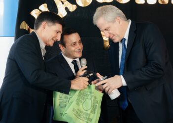 Proponen llevar «El Mate en la Escuela» a todo el país