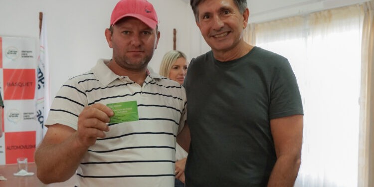 Productores de Campo Grande recibieron sus carnets para la Cobertura de Salud