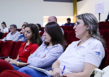 Productores de yerba mate y té se capacitan en agro negocios