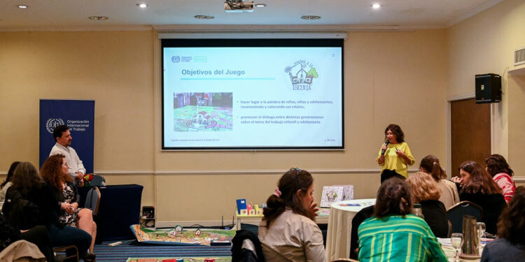 Juntos a la Escuela, el juego del RENATRE, se presentó ante la OIT Argentina