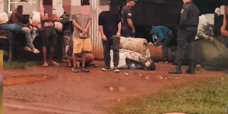 La Policía  rescató a 14 hombres por supuesta trata de personas en Corrientes