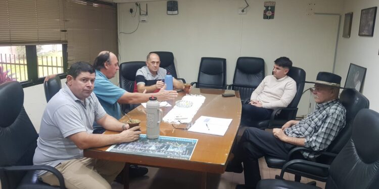 Expusieron al Vice Gobernador problemática del sector tabacalero