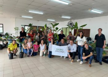 Fruticultura con tecnología: mujeres rurales y la diversificación