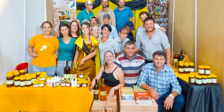La miel Misionera volvió a brillar en la  Expo Maciá,