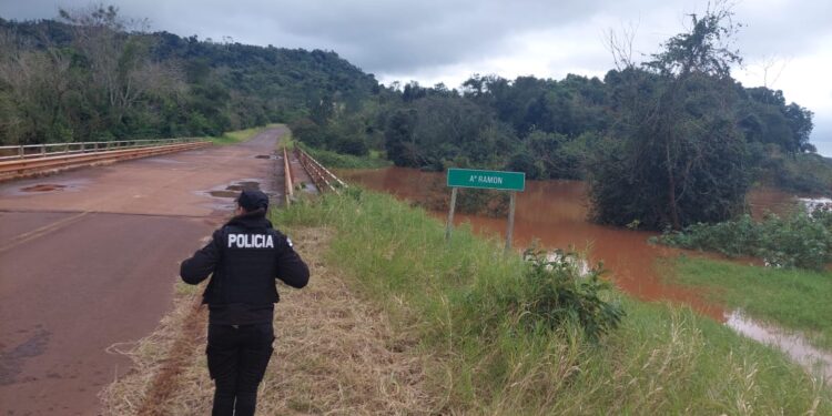 Panorama en la costa del Uruguay monitoreo constante y pasos fronterizos cerrados