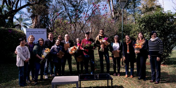 Programa de microcréditos para fortalecer la floricultura en Misiones