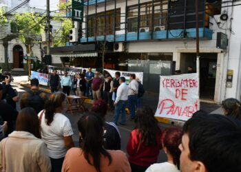 Yerbateros “abrazaron” al INYM y denunciaron a Milei por incumplir los deberes de funcionario público