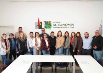 El RENATRE fortaleció acuerdos institucionales e inauguró una plaza de juegos en una escuela rural de La Pampa