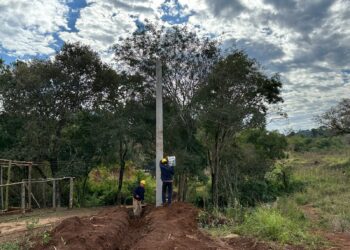 Avanza nuevo tendido eléctrico para el barrio San Cayetano de Corpus