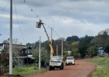 Nueva infraestructura eléctrica para doscientas familias de Terciados Paraíso