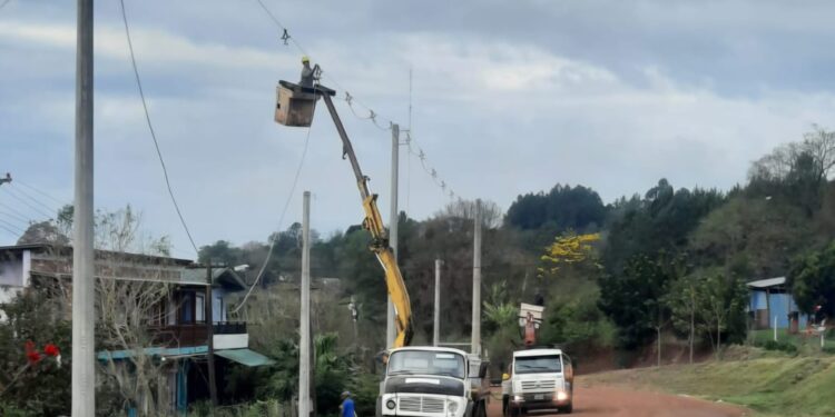 Nueva infraestructura eléctrica para doscientas familias de Terciados Paraíso
