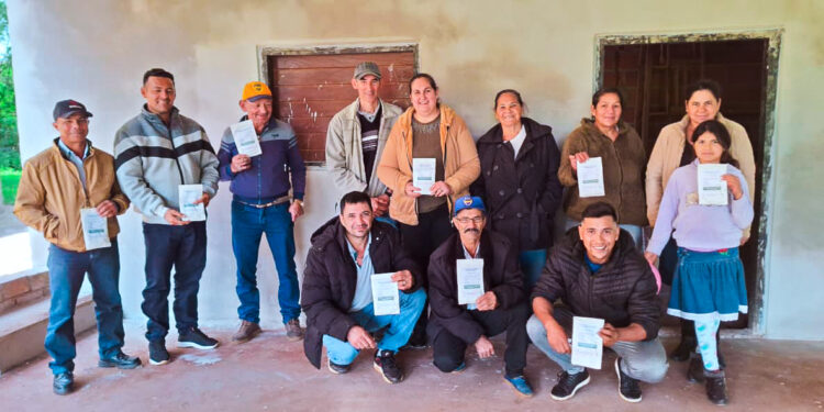 Impulsan un modelo de producción de carbón que combina trabajo rural y conservación del bosque nativo