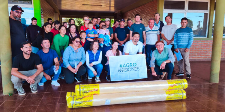 El Gobierno de Misiones sale en ayuda de productores para la recuperación de invernaderos